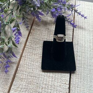 Sterling Silver Venus Black Mother-of-Pearl Gemstone Ring